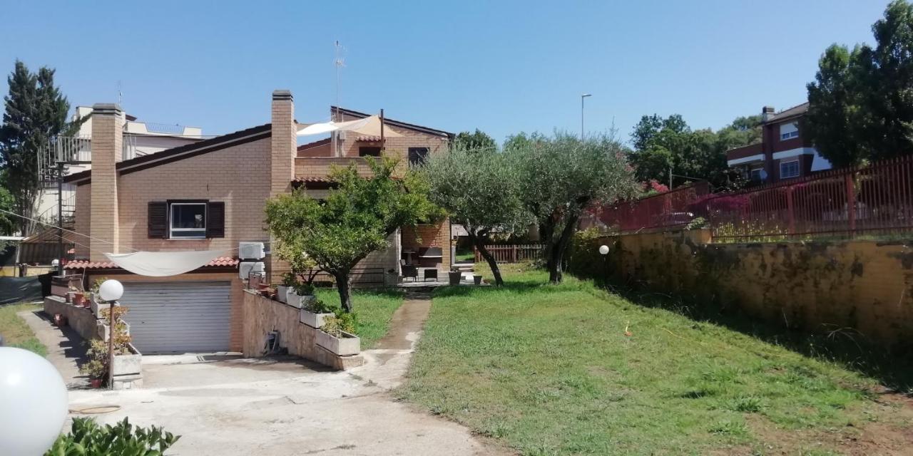 Villa Giuliana Stanze Con Bagno Interno In Villa A 350 Mt Spiaggia Libera Lido Delle Sirene Anzio Exterior photo
